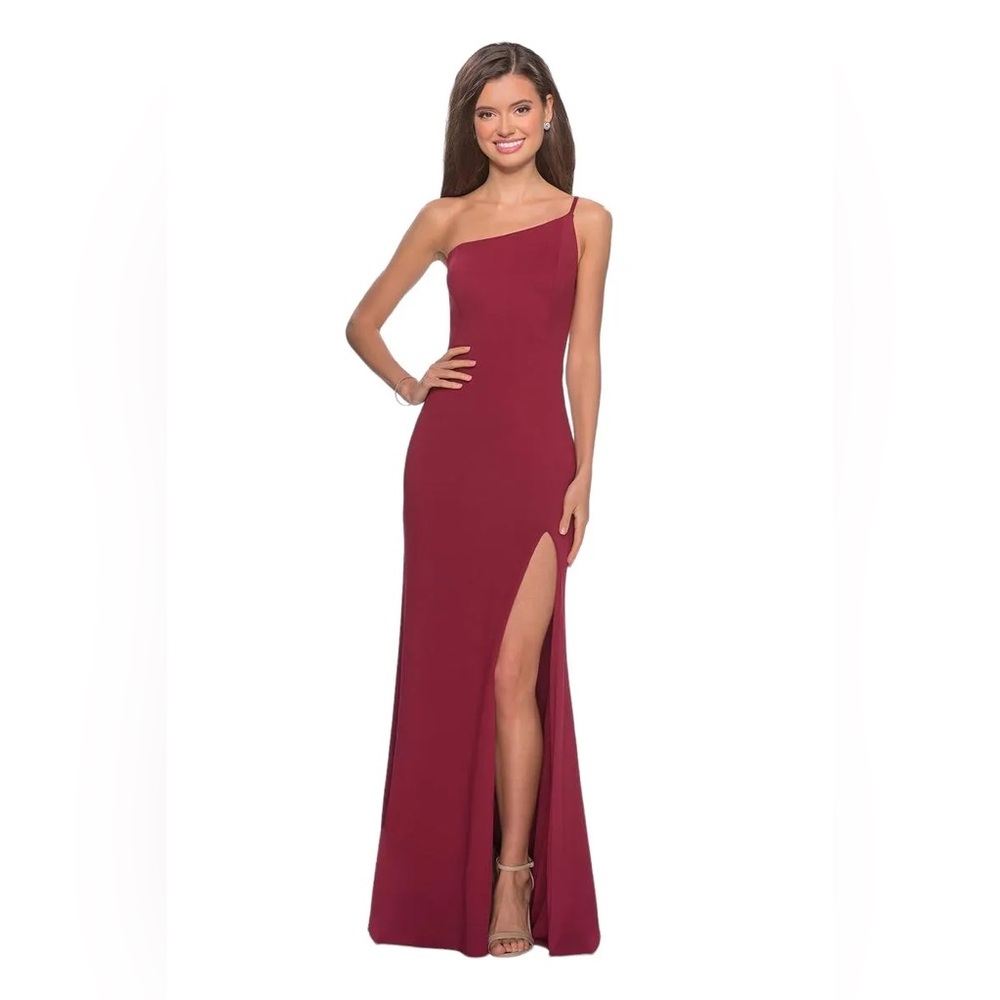 La Femme One-Shoulder Jersey Gown in Burgundy